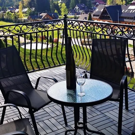 아파트 Zloty Gron 이스테브나