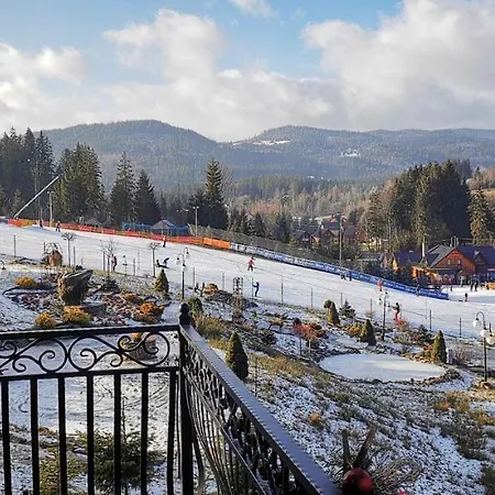 Zloty Gron 아파트 이스테브나