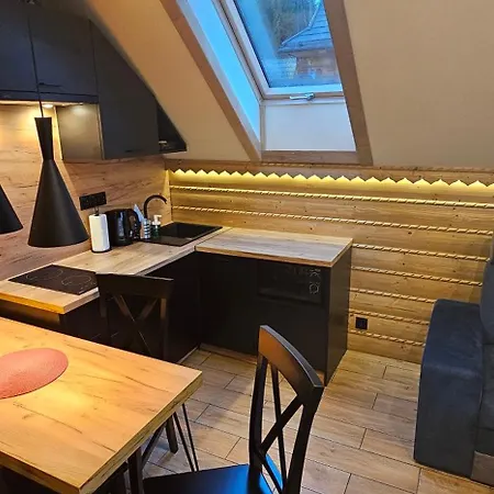 Zloty Gron 이스테브나